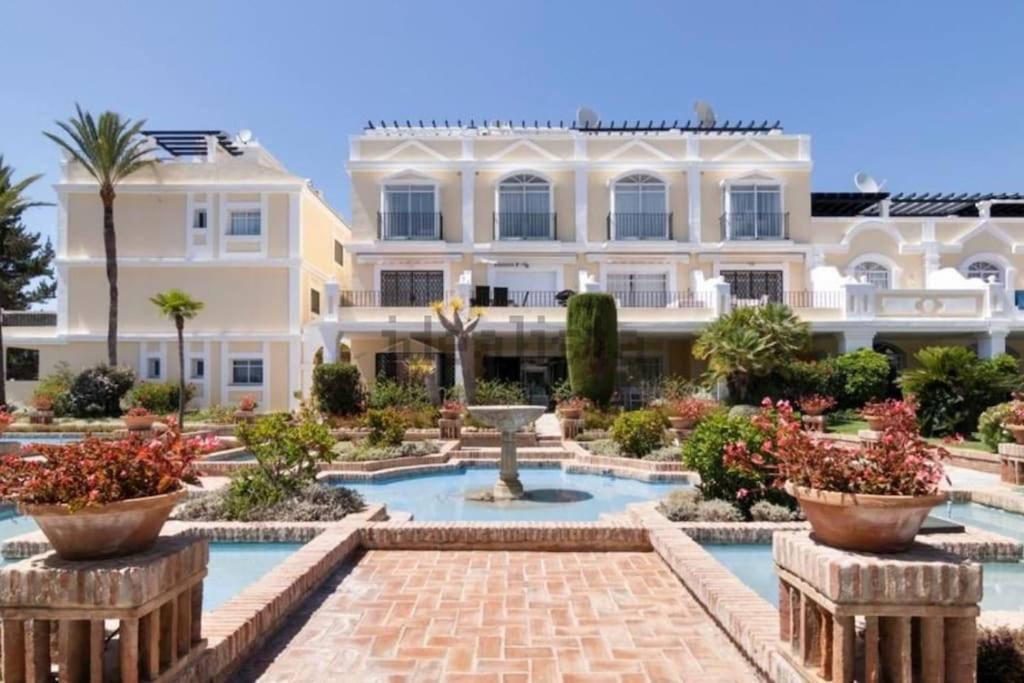 Stunning & Ultra 3 Bed, Walk Everywhere! Apartment